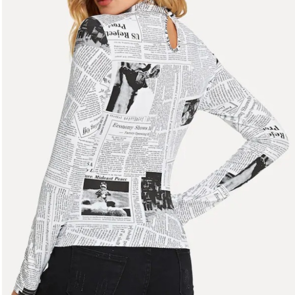 💲BOGO💲News print stand collar tee size L💕🦄 - Picture 2 of 6